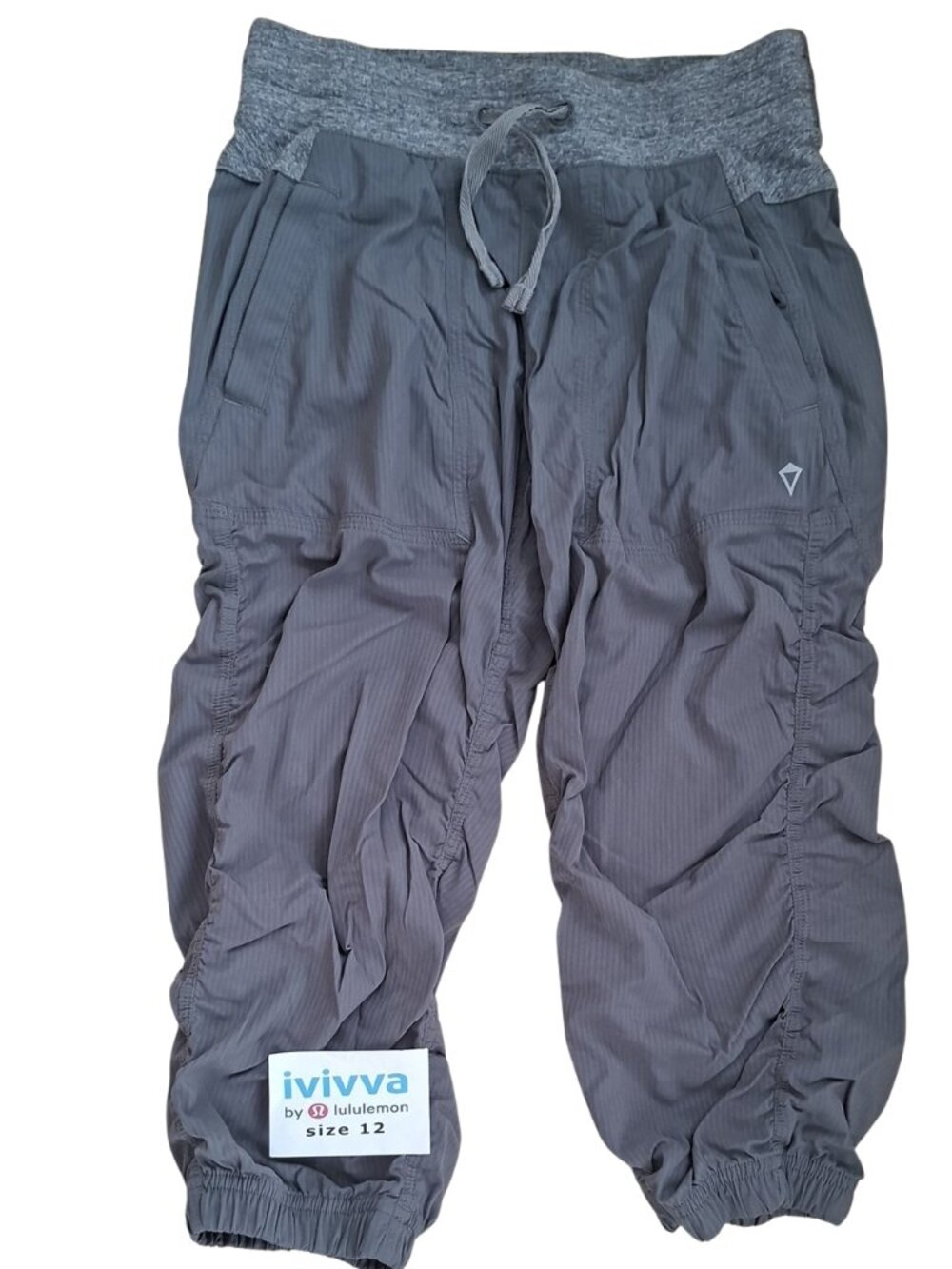 Ivivva Girl by Lululemon 🍋Live to Move Crop grey pockets drawstring size 12
